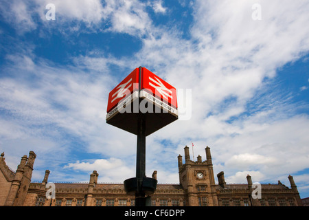 Stazione di Shrewsbury cartello fuori Il Grade ii Listed building. Foto Stock