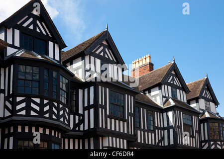 In bianco e nero del XV e XVI secolo la struttura di legno edifici nella storica città mercato di Shrewsbury. Foto Stock