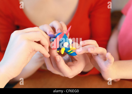 Modellizzazione dei fatti in casa a base di elefante da plastilina Foto Stock