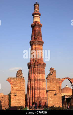 India Delhi Qutb Minar, minareto, torre di vittoria, Foto Stock