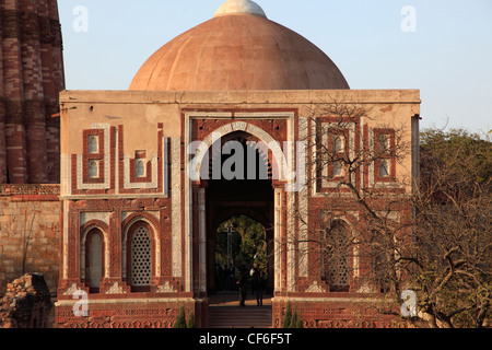 India, Delhi, Alai Darwaza, gate, Qutb Minar complesso, Foto Stock