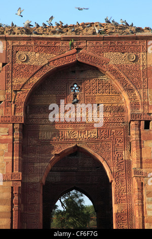 India, Delhi, Qutb complessa, gateway, Foto Stock