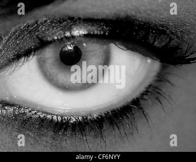 Occhio, Femmina, close-up, drammatico, in bianco e nero fotografia orizzontale Foto Stock