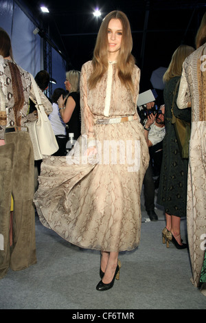 Chloe Backstage Paris pronto a indossare Autunno Inverno 2011 2012 Foto Stock