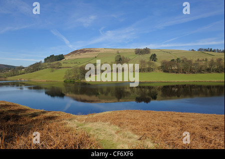 Paesaggio intorno ladybower diga nella parte superiore della valle del Derwent derbyshire England Regno Unito Foto Stock