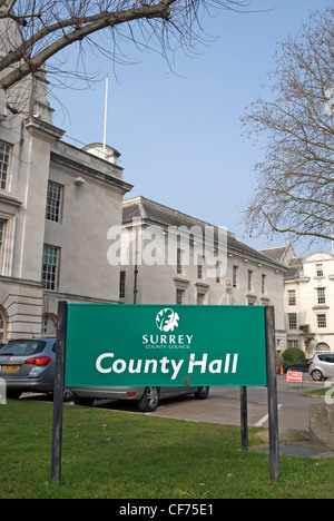 Cartello fuori surrey County Hall, Kingston upon Thames Surrey, Inghilterra Foto Stock