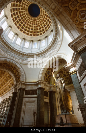 La Estatua de la Republica (Statua della Repubblica) sotto la cupola all'interno del Capitolio Nacional, Havana, Cuba Foto Stock