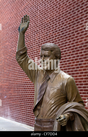 American Rapid City South Dakota storica statua in bronzo del presidente degli Stati Uniti Jimmy Carter nella strada della città negli Stati Uniti verticale nessuno dalla parte anteriore ad alta risoluzione Foto Stock