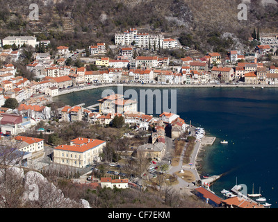 Villaggio sulla costa del mare nel periodo invernale Foto Stock