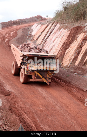 Cava di Caterpillar Carrello in Westleigh cava di calcare Devon Foto Stock