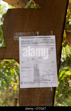 Avviso circa il russo prezident scrutinio elettorale stazione su Marzo 4, 2012 in Goa, India Foto Stock