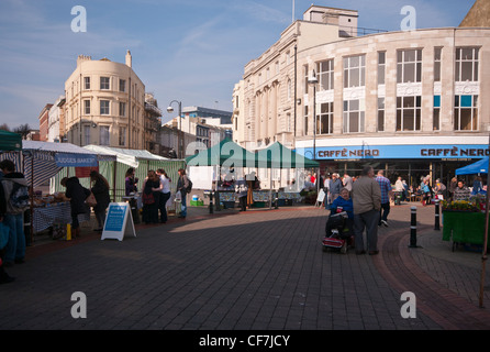 Mercato degli agricoltori nel centro di Hastings East Sussex Regno Unito Foto Stock