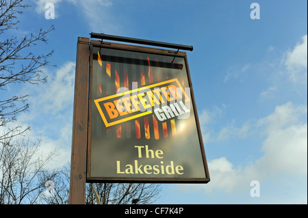 Beefeater Grill restaurant sign in il Lakeside Shopping Developement a Doncaster nello Yorkshire Regno Unito Foto Stock