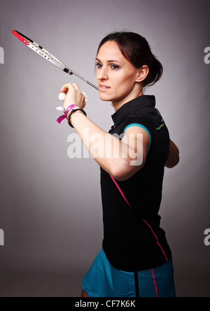 Ritratto di donna caucasica giocare a badminton Foto Stock