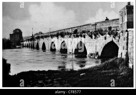 Clopton Bridge Stratford upon Avon William Shakespeare muratura ponte di arco Fiume Avon A3400 road Hugh Clopton 1930 Warwick Foto Stock