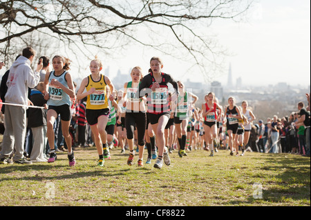 Sotto 13 ragazze nazionale Cross Country Championships di Parliament Hill sabato 25 febbraio 2012 Londra Foto Stock