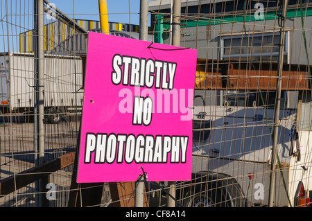 'Strictly nessuna fotografia" segno a Il Gioco dei troni set cinematografico al Titanic Studios, Belfast Foto Stock