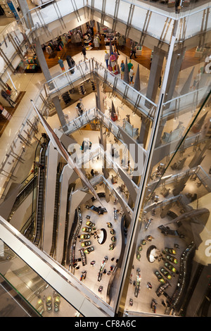 Interno del Myer Melbourne flagship store in Bourke Street Mall, Melbourne, Australia Foto Stock