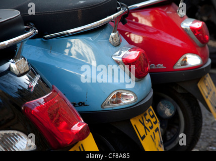 Scooter sono sempre più popolari con Londra pendolari Foto Stock