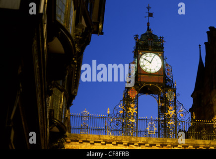 Eastgate Clock Vittoriano di notte Chester Cheshire North West England Regno Unito Foto Stock