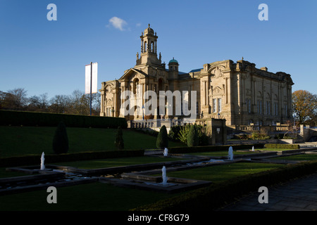 Cartwright Hall, aperto nel 1904, è Bradfords civica galleria d'arte. È situato nel parco del Lister, Manningham, Bradford. Foto Stock