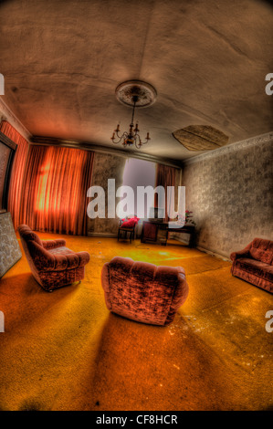 Interno del hotel in disuso vicino al confine tedesco-orientale Foto Stock