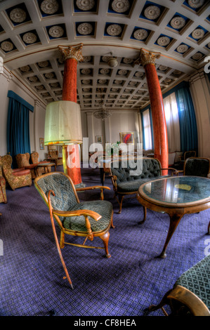 Interno del hotel in disuso vicino al confine tedesco-orientale Foto Stock