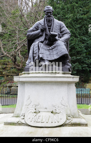 Sir William Thomson, Barone Kelvin di Largs, fisico e matematico, monumento in bronzo a Kelvingrove Park, Glasgow, Scozia, Regno Unito Foto Stock