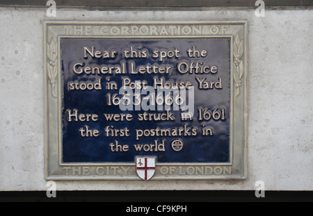 Lapide che ricorda la Lettera Generale Ufficio, Casa di Posta cantiere, su Prince's Street, nella città di Londra, Inghilterra. Foto Stock