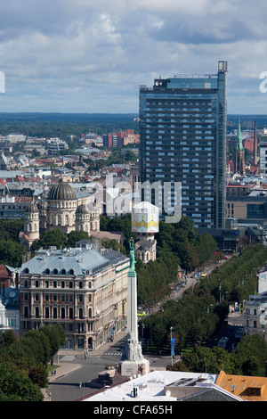 Il Monumento alla Libertà, Riga, Lettonia, Baltico, l'Europa, la città, la libertà, oro, verde, libertà, monumento simbolo, statua Foto Stock
