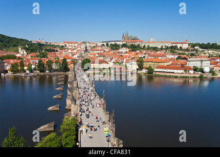 Cattedrale di San Vito, il Ponte Carlo e il Castello di Buda, Praga, Repubblica Ceca Foto Stock