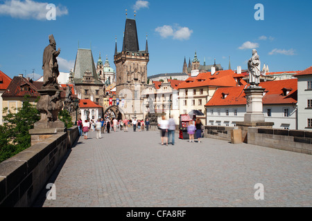 Charles Bridge, Praga, Sito Patrimonio Mondiale dell'UNESCO, Repubblica Ceca, Europa Foto Stock