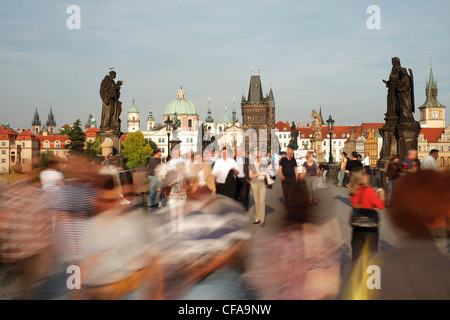 Charles Bridge, Praga, Sito Patrimonio Mondiale dell'UNESCO, Repubblica Ceca, Europa Foto Stock