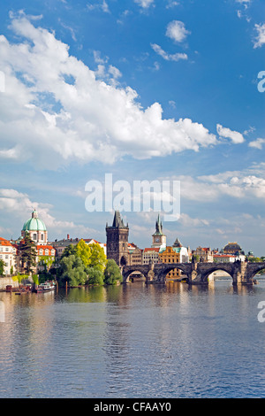 Vista del fiume Vltava, Praga, Repubblica Ceca Foto Stock