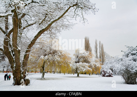 Dopo un inizio inverno tempesta di neve da fine novembre a Gerico Park, Vancouver, British Columbia, Canada Foto Stock