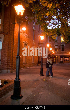 Il vecchio stile street lights creare aria romantica Foto Stock