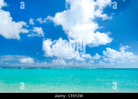 Acque tropicali turchesi off le Isole vergini britanniche nei Caraibi Foto Stock