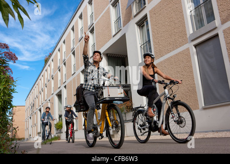 La Svizzera, Winterthur, bicicletta, biciclette, moto, in sella ad una bicicletta, in sella a una moto, biciclette, moto, città, del cantone di Zurigo, Sw Foto Stock