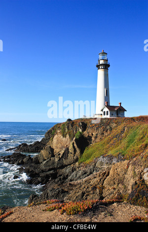 Faro sulla costa della California preso un giorno libero Foto Stock