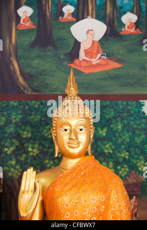 Thailandia, Bangkok, Khaosan Road, Wat Chana Songkhram, Statua del Buddha Foto Stock