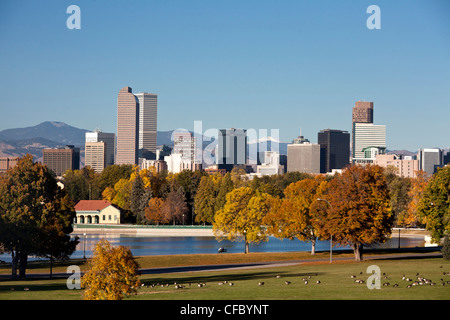 Stati Uniti d'America, Stati Uniti, America, Colorado, Denver, Città, Parco, Centro, Skyline, Autunno, architettura, città, stagno, montagne rocciose, Foto Stock