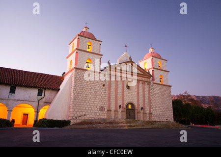 Stati Uniti d'America, Stati Uniti, America, California, Santa Barbara, Città Vecchia Missione, bella, California, cattolica, chiesa, coloniale, co Foto Stock