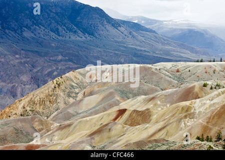 Paesaggio vulcanico lungo la metà-Fraser River Canyon della Columbia britannica in Canada Foto Stock