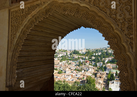 Vista del quartiere Albayzin dall'Alhambra di Granada, Andalusia, Spagna Foto Stock