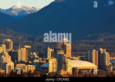Il centro di Vancouver con lo Stadio BC Place, dicembre 2009. Vancouver British Columbia Canada. Foto Stock