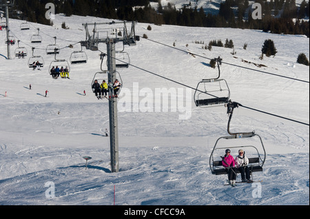 Ski seggiovia a Courchevel, Tre Valli ski area, Francia Foto Stock