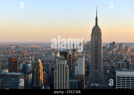 Vista dal Rockefeller Center, Downtown, Empire State Building, Manhattan, New York, New York, Stati Uniti d'America Foto Stock