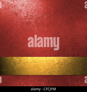 Elegante sfondo rosso con nastro color oro, grunge texture, e spazio di copia Foto Stock