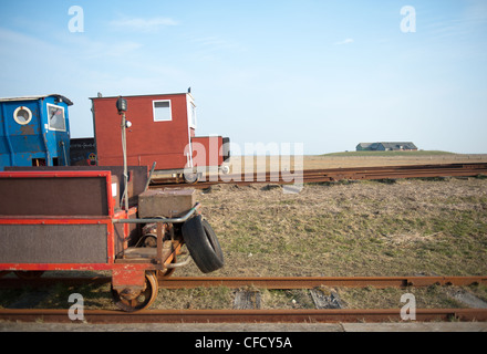 Carro ferroviario che collega Hallig Langeneß a Hallig Oland e la terraferma, utilizzati per il trasporto di merci e di passeggeri attraverso il Mare del Nord Foto Stock