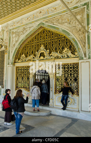 Ingresso al divano imperiale, Topkapı Palace, Istanbul, Turchia Foto Stock